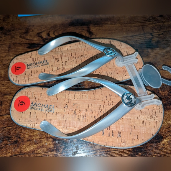 Michael Kors Flip Flops - Picture 3 of 4